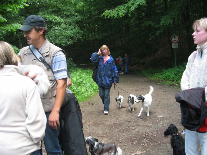 Claudia mit Bea, Wasi und Bonnie und Anne