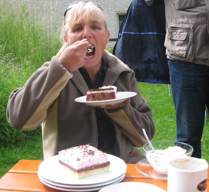 von gaaaaaaanz vielen Kuchen ;-)))