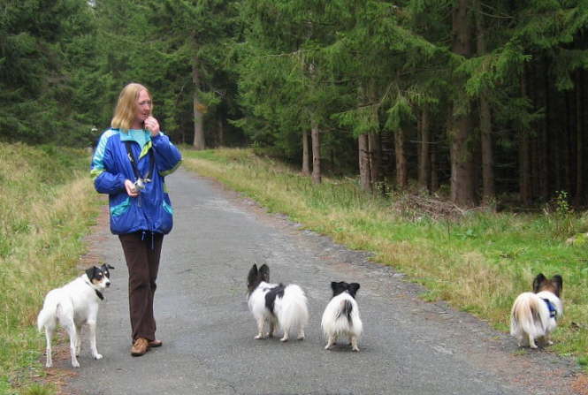 Claudia mit Bonnie, Wasi, Neo und Pelle